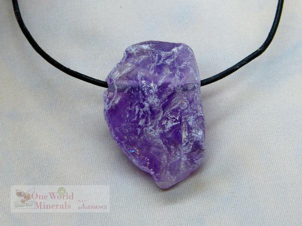 Amethyst, roh belassene Schmuckanhänger (entgratet)